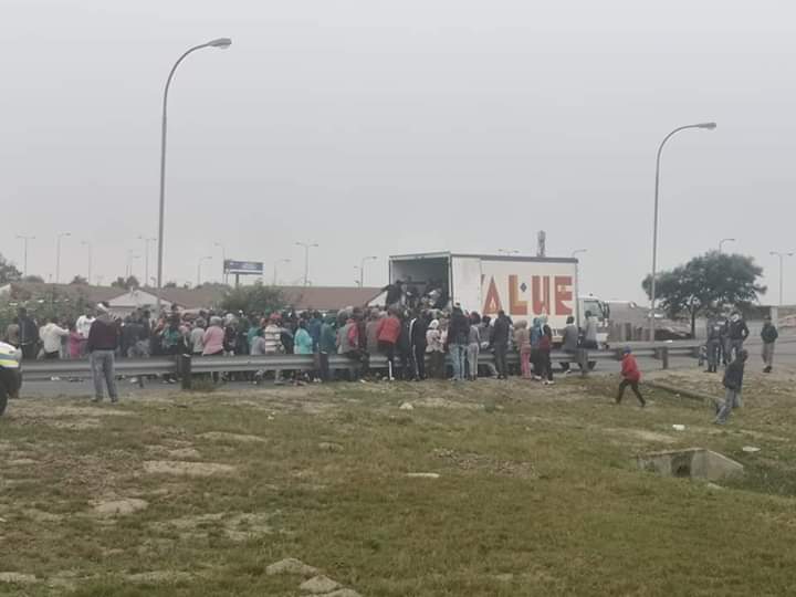 Truck carrying food parcels looted.People are starving, and they are not being allowed to earn a basic income.Without any economic recovery plan, with corruption continuing, despite the crisis, this is only going to get worse.We need to reconsider lockdown regulations!
