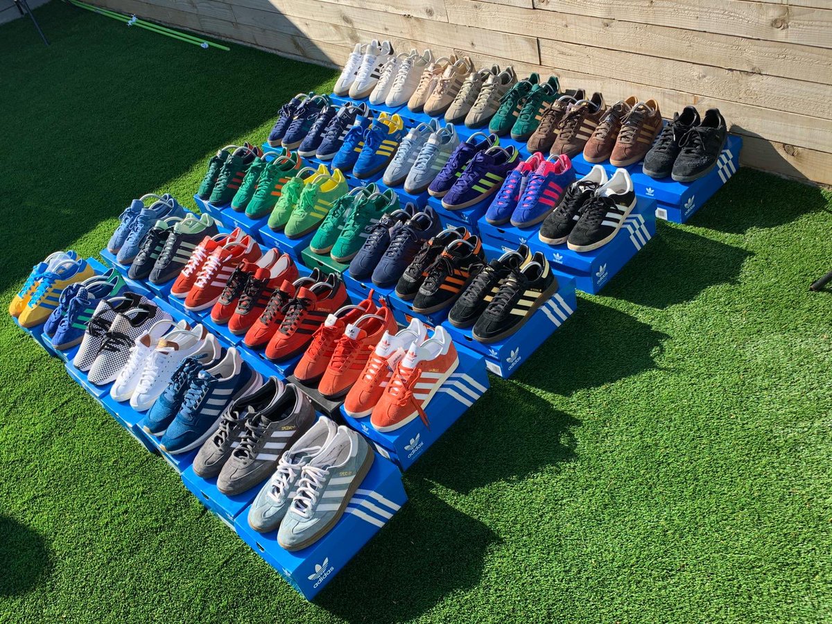 tomll7's tweet photo. Need to stop following @man_savings @FasilBalti &amp; @RetroSolesUK 🙈 #CantStop #ShareYourStripes #Adidas https://t.co/WC6jlsWSLo