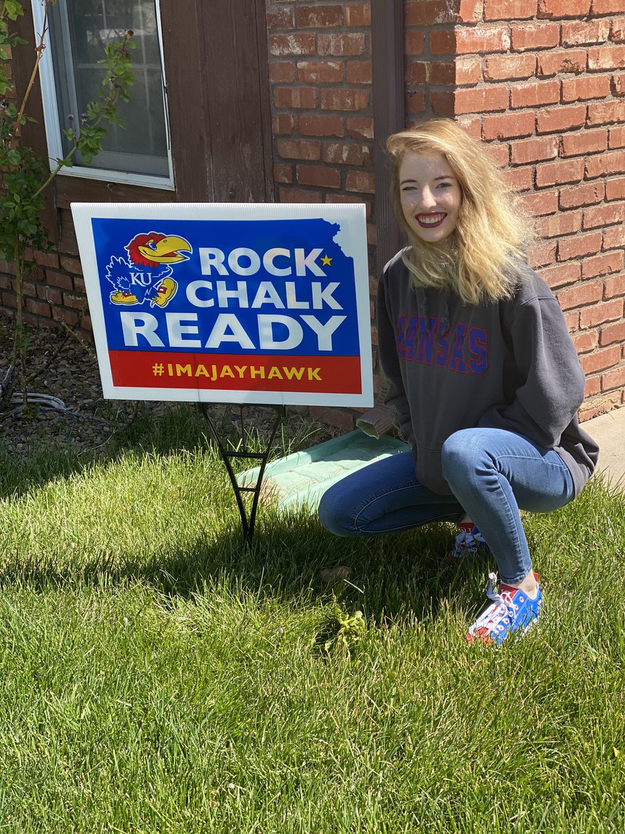 ShadraThomas1's tweet photo. @hunter3_thomas is Rock Chalk Ready #BeAJayhawk https://t.co/54YXxrogkf