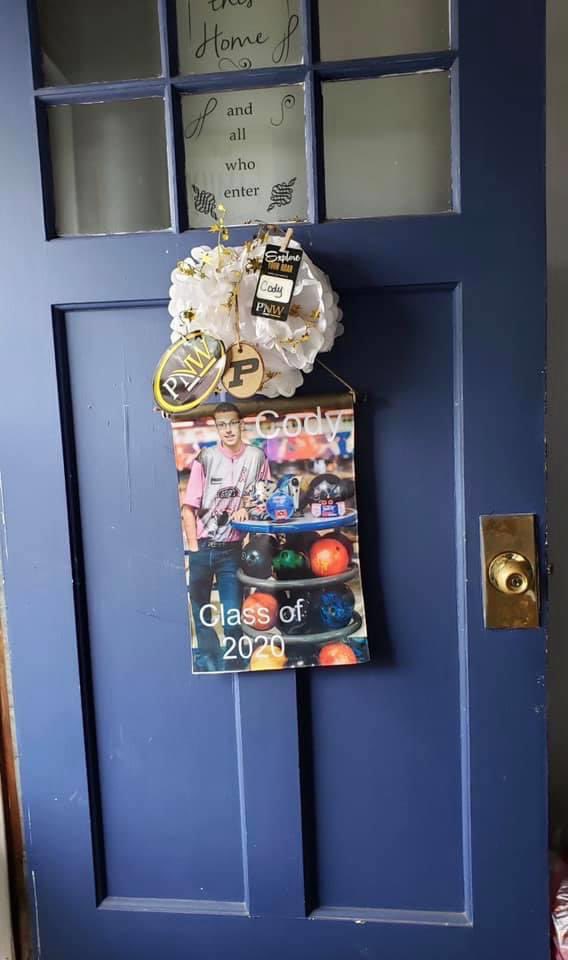 SHSSOAR's tweet photo. SHS Class of 2020 - We want to celebrate YOU!  If your family decorates your front door (or window) to celebrate, share it via email or dm!  We would love to share these out so our entire community can celebrate with you!  Thanks Estes &amp; Waskom families for sharing #soar2x https://t.co/GknvK21Skd