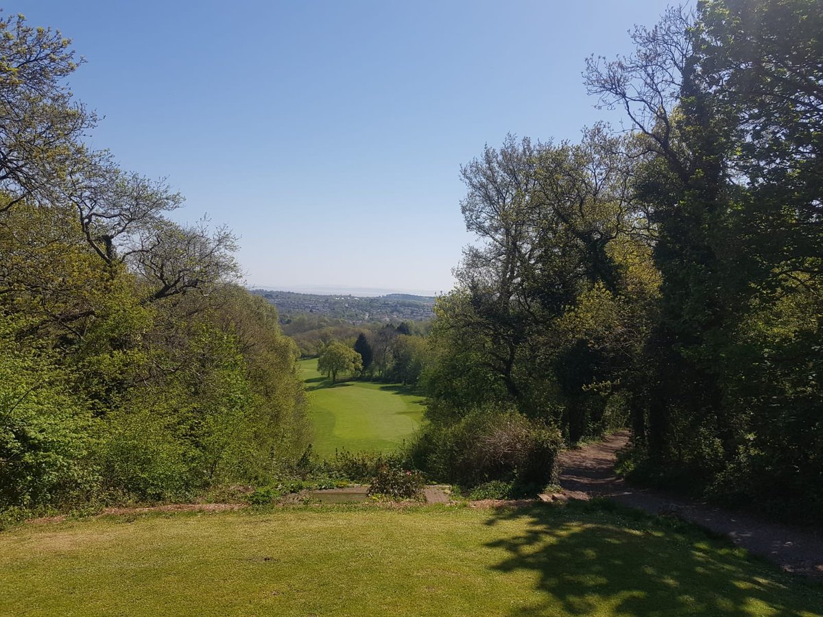 DinasGolf's tweet photo. This is the 16th hole at Dinas Powis Golf Club 🤩 The green staff working hard to keep the course in fantastic condition  👏 https://t.co/vcmjVGUUGM