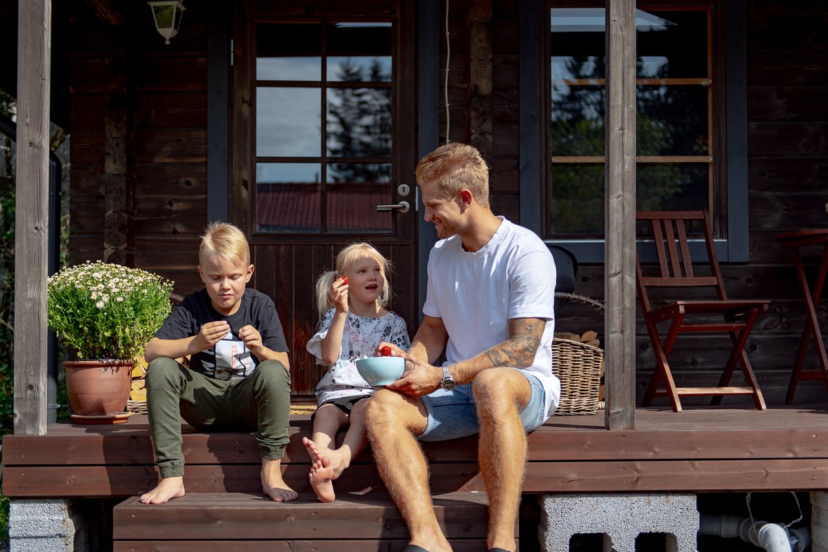 Mökkikesää odotellessa kannattaa kesäkodin suojaus suunnitella kuntoon. Lue, miten hälytysjärjestelmä pitää vapaa-ajan asunnosta huolta. sectoralarm.fi/blogi/turvalli…