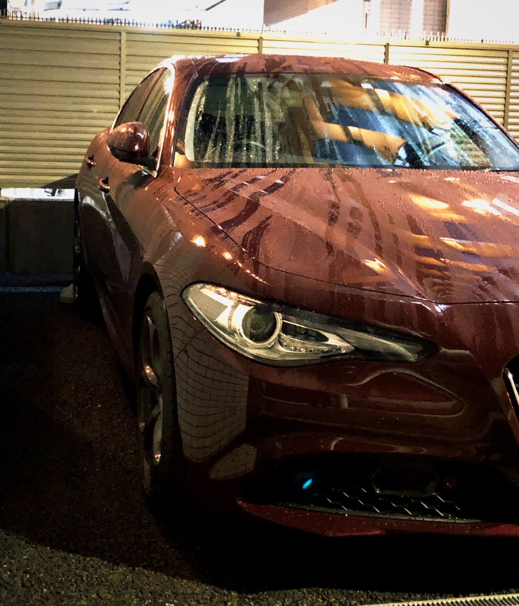 easy712's tweet photo. 濡れたGIULIA #alfaromeo #monzared https://t.co/rV9uOU2N3n