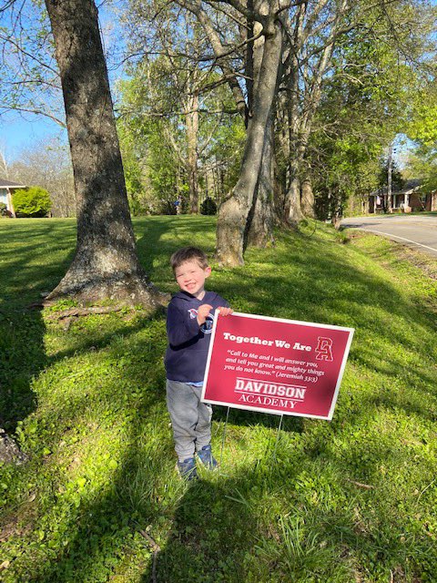 davidsonacademy's tweet photo. Starting our week with sunshine and a smile! While we are practicing social distancing, these yard signs are showing up all over Nashville. Post a pic of the sign in your yard and tag Davidson Academy. #theDAway #DAdistancelearning #TogetherWeAreDA #monDAymotivation https://t.co/ihJRscdO7h