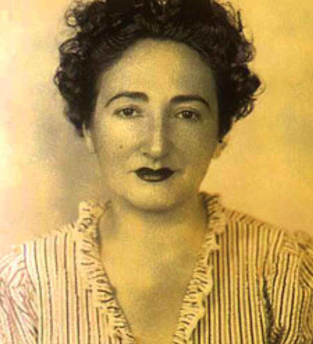 Lucix136's tweet photo. La vallisoletana Rosa Chacel fue integrante de la Generación del 27, ganó premios como el Premio Nacional de las Letras y el Premio Castilla y León de las Letras, escribió obras como "Estación. Ida y vuelta" y tuvo que ser exiliada a causa del franquismo. #DCSUVA #MujeresH https://t.co/XADmb7oYww
