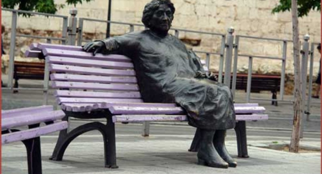 Lucix136's tweet photo. La vallisoletana Rosa Chacel fue integrante de la Generación del 27, ganó premios como el Premio Nacional de las Letras y el Premio Castilla y León de las Letras, escribió obras como "Estación. Ida y vuelta" y tuvo que ser exiliada a causa del franquismo. #DCSUVA #MujeresH https://t.co/XADmb7oYww