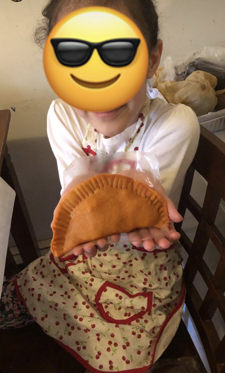 MrsS116's tweet photo. 116’s Chef CiCi made some tasty empanadas for the ER staff with her mommy! So proud of this little learner and her huge heart! 💚 https://t.co/EcdABYK7fY