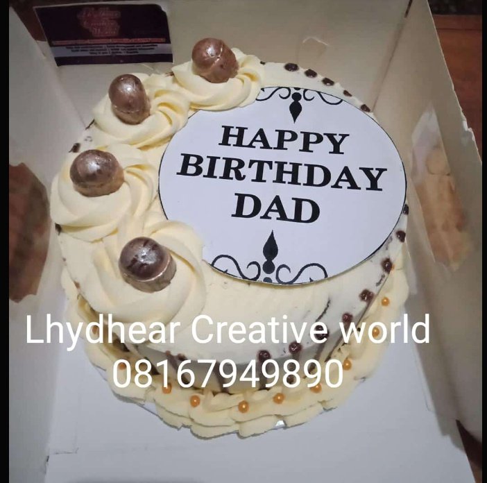 ladylhydhear's tweet photo. 👌 😘 #birthday_cake #chocolate_cake #moist #fluffy #gold_accent #cake_by_lhydhear_creative_world #garnache #butter_cream_frosting #adult_cake #cream_and_chocolate #naija_baker #ibadan_baker #womenprenuer https://t.co/38ANkE4kGI