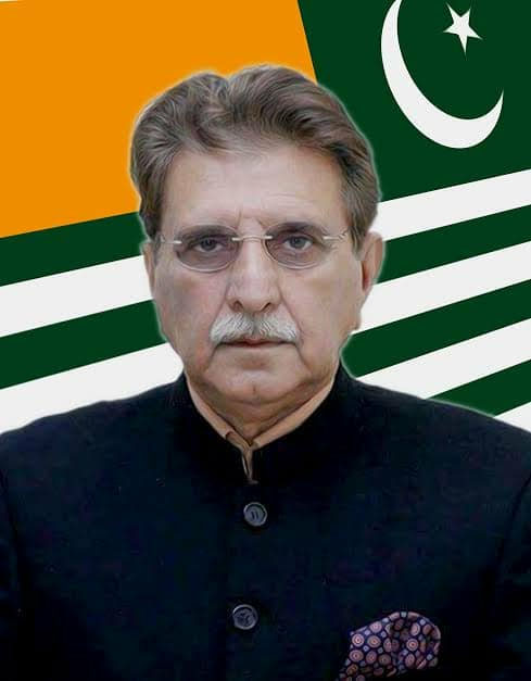 Najamussaqib_Ch's tweet photo. Mr. PM #AJK @farooq_pm due to #COVID_19 &amp; #Complete_Lockdown there is No Way of income for Most of the Families therefore Most of the Students Can't afford the #Semester_Fee. So We As Students Are Requesting You for #Fee_concession for All #AJK_Universities... Thanks A Lot https://t.co/owe02vkZ9S
