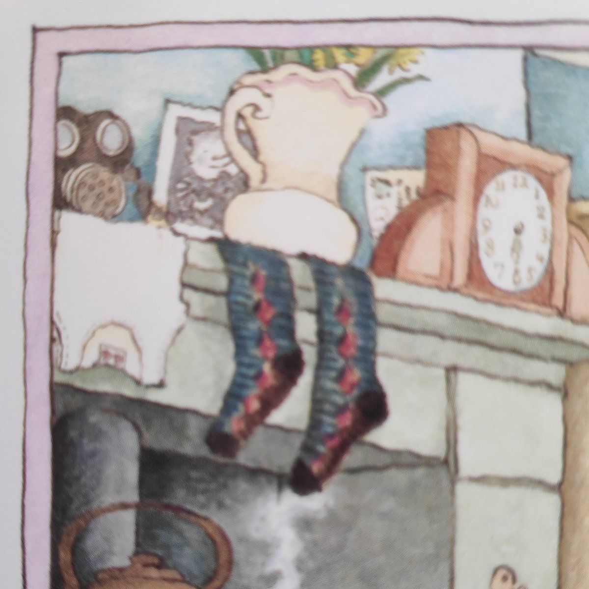 Again, the traces of war stay in the background: two combat planes fly low in the distance, and there& #39;s another gas mask on the mantelpiece: a services model with eyepieces, not a General Civilian Respirator. 9/12