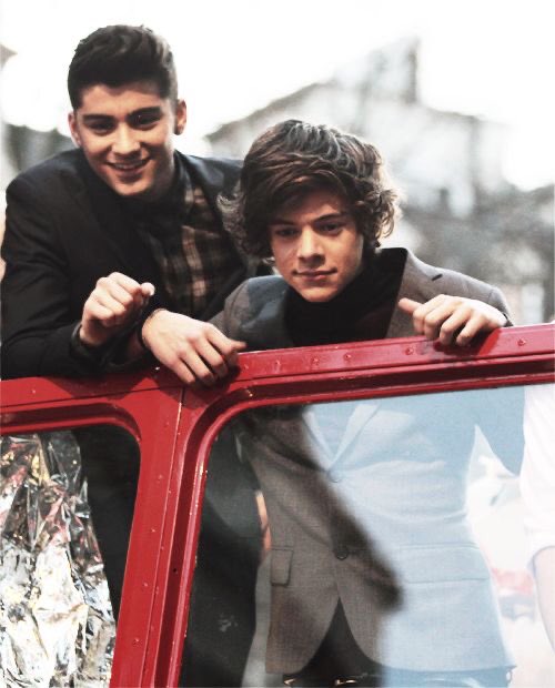 825sfolder's tweet photo. @onedfess https://t.co/SqF8CNjeTF