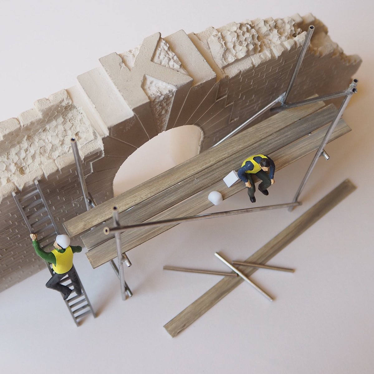 BT_Modelhouses's tweet photo. For the letter K of my Architectural ABC I’ve built a small model. Today’s word is Keystone as suggested by @michaelwailes many thanks for that! Please send your ideas for the letter L, any architectural features or related words!!
#architecturalabc #workingfromhome https://t.co/EZgo7x8xV6