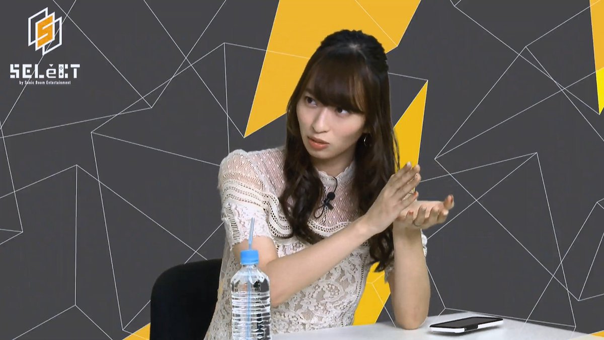 sk_tone's tweet photo. SLeCTリリース記念配信でもっちーこと倉持由香さんがいい質問しててすごい分かりやすかった!
素晴らしいサービスがe-sportsに増えてくるといいね!
@yukakuramoti
#倉持由香
#SLeCT https://t.co/CM0vc0lE1R