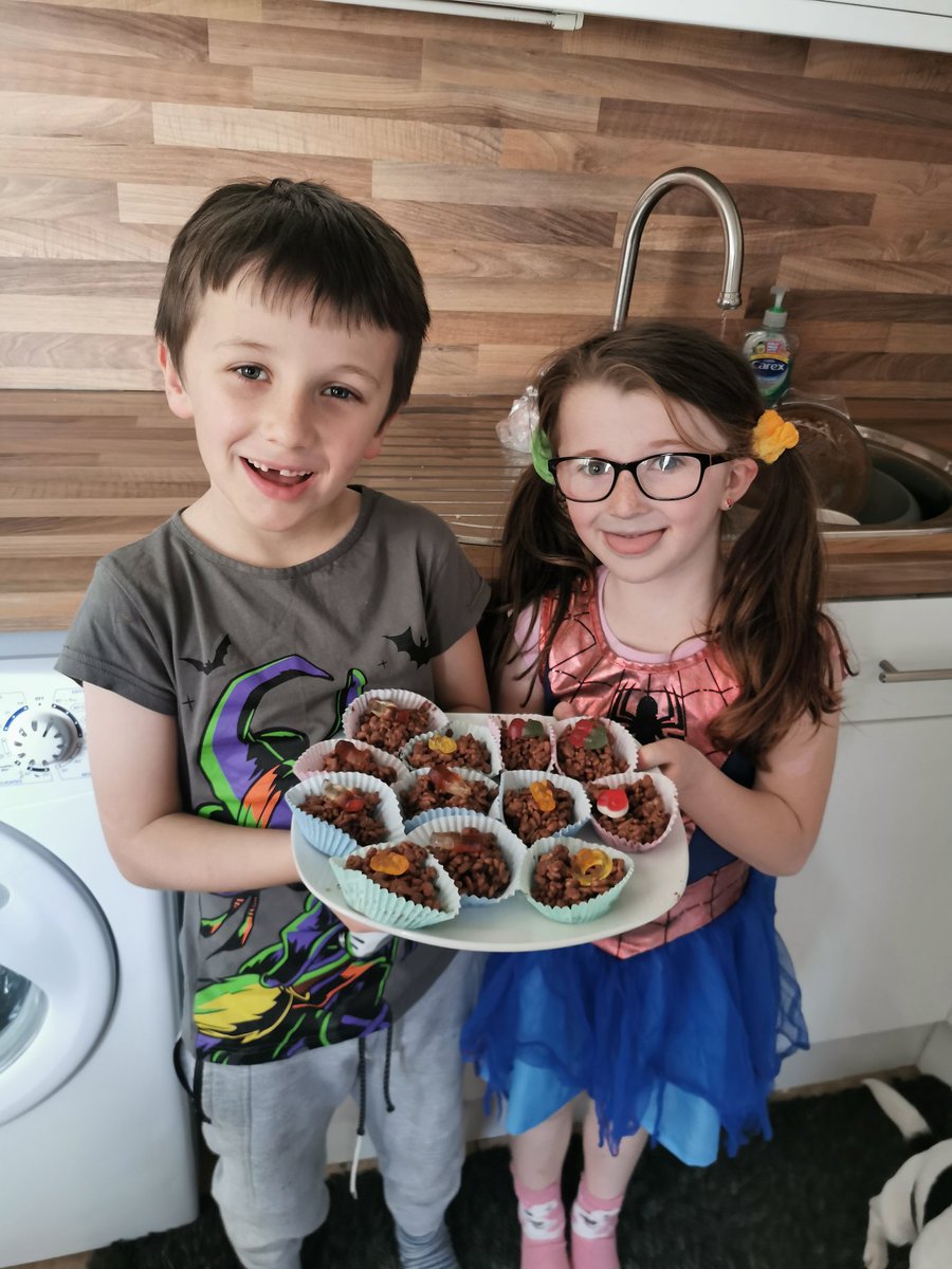 clairestrutt81's tweet photo. @epakangaroosy1 hi, where back to school work today after the easter holidays we've been super busy we've planted flowers and sunflower seeds which have come through already, we've made Easter buns and eaten lots of chocolate,  hope you had nice easter love poppy strutt x https://t.co/SdAMIkAzVb