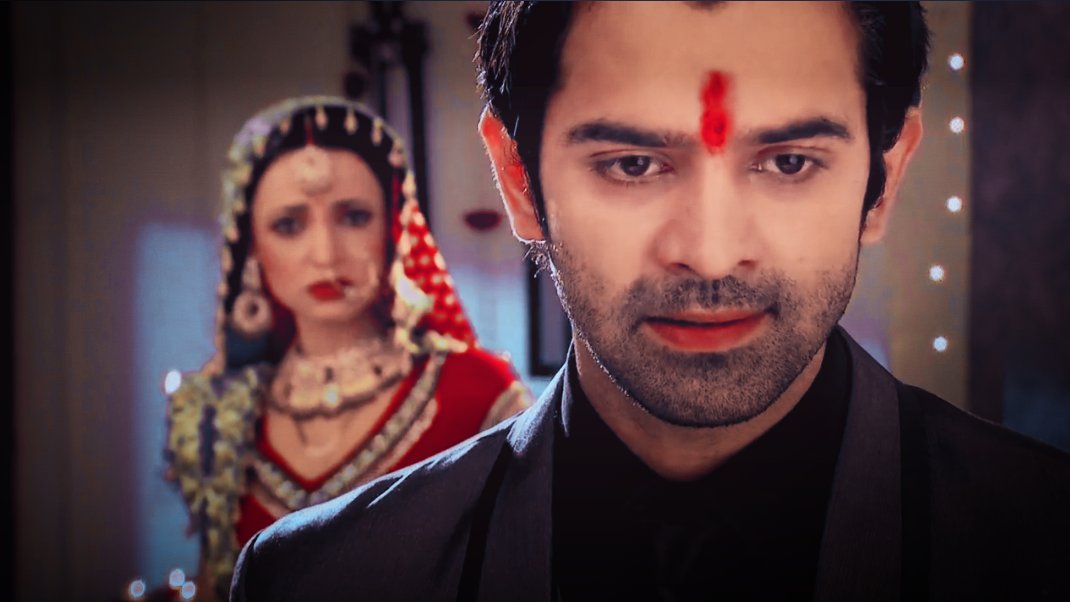 《 Paas rehke bhi thi dooriJaane kaise thi majbooriWaqt woh bhi ajeeb thaJab tu mere kareeb tha 》 #BarunSobti  #SanayaIrani  #IPKKNDRewind  #Arshi  #IPKKND