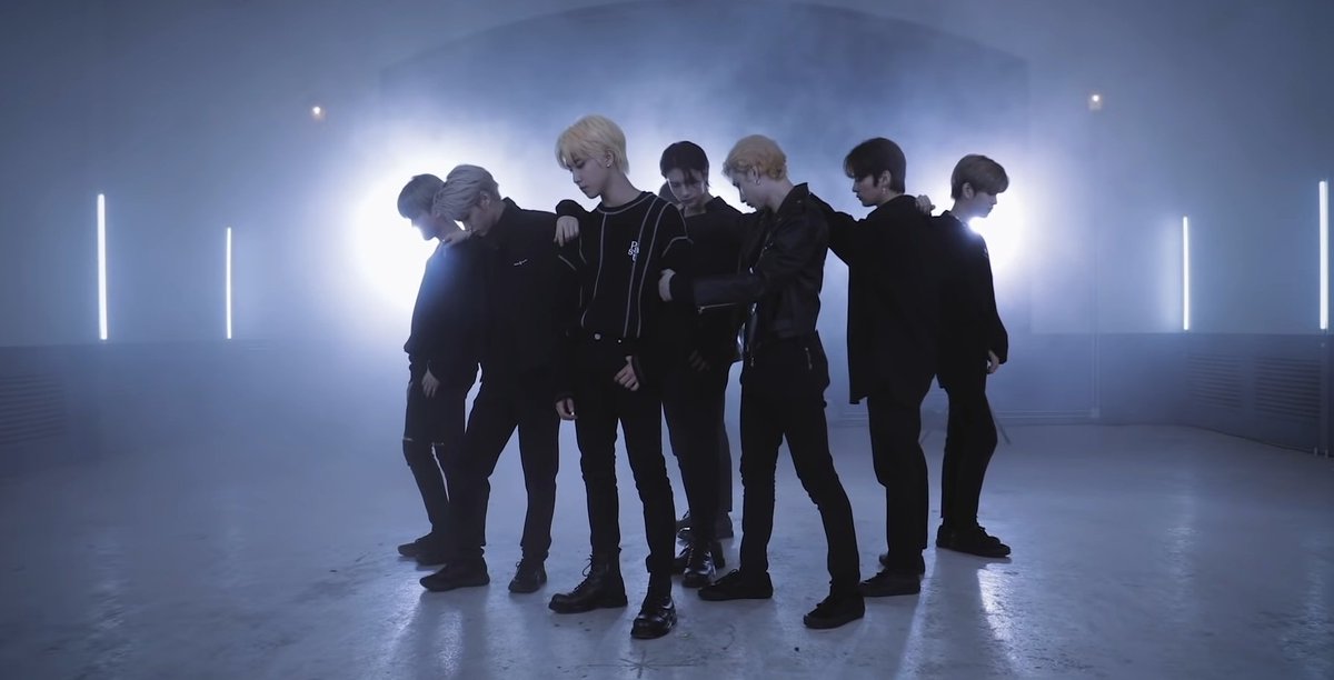 включи видео stray kids class