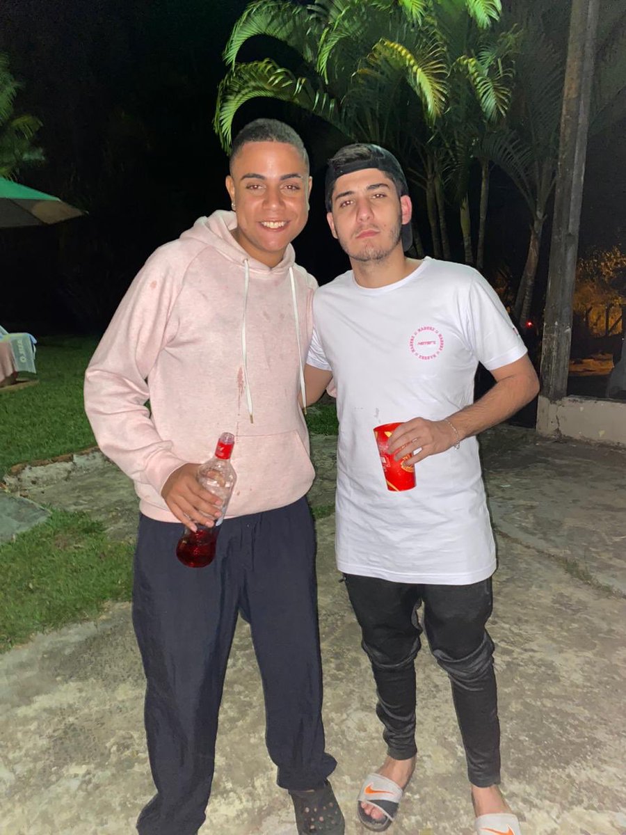 ConsalesSamuel's tweet photo. E aí foi bica na canela do recalque
Se tentar bater de frente se acostuma com nocaute... 🎶🎤
#quarentenanãoéferias #ficaemcasa
#tbtforadeepoca #sdds2018 https://t.co/92BFQYkZDn