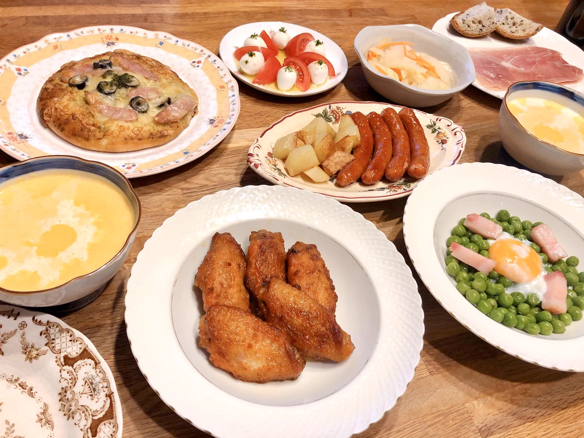 サイゼリア間違い探し！この中で1品だけ本物のサイゼリアの商品があります！どーれだ！