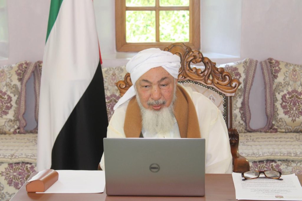 Bin_Bayyah's tweet image. عبر الإتصال المرئي، عقد #مجلس_الإمارات_للإفتاء  الشرعي اجتماعه الأحد (25 /08/1441 هـ) الموافق (19/04/2020م) مستعرضاً بعض المستجدات الفقهية المتعلقة بجائحة فيروس كوفيد–19(#كورونا المستجد)والمرتبطة بشهر #رمضان المعظم، وأصدر بشأنها الفتاوى الآتية:
( خبر )

binbayyah.net/arabic/archive…