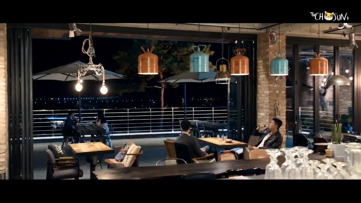 selene_kr's tweet photo. A little bromance juseyo! 😄💛
#Leverage #KimRoy #LeeDongGun https://t.co/i1KydLw7pb