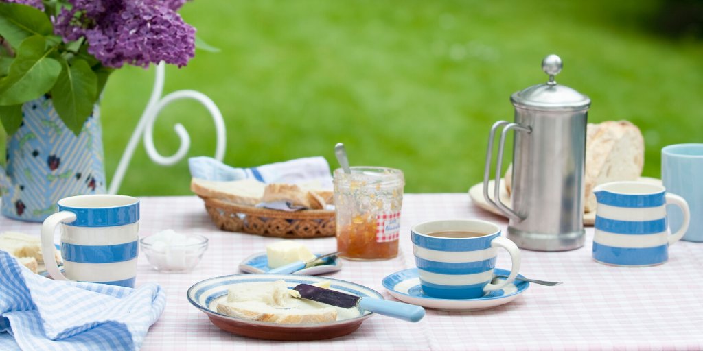 4GlutenFreeFood's tweet photo. Switch up your #breakfastroutine by making the most of the warmer and lighter Spring mornings. Nothing beats eating breakfast #alfresco in the garden surrounded by nature 🌸 https://t.co/ApEa0GjapR