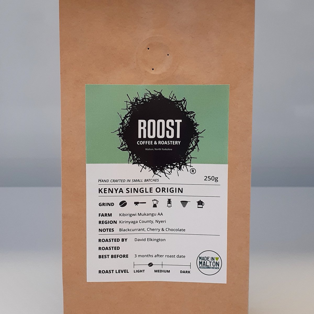 Roost_Coffee's tweet photo. ☕⭐*NEW COFFEE*⭐☕
We have 2 new coffees in this week:

⭐ KENYA Kibirigwi Mukangu AA with notes of Blackcurrant, Cherry &amp; Chocolate.
⭐ EL SALVADOR San Francisco with notes of Apple, Chocolate, Lemon &amp; Nutty.

Available NOW online: https://t.co/hDmldDjEbm
#stillroasting https://t.co/Jf0TV1RCpU
