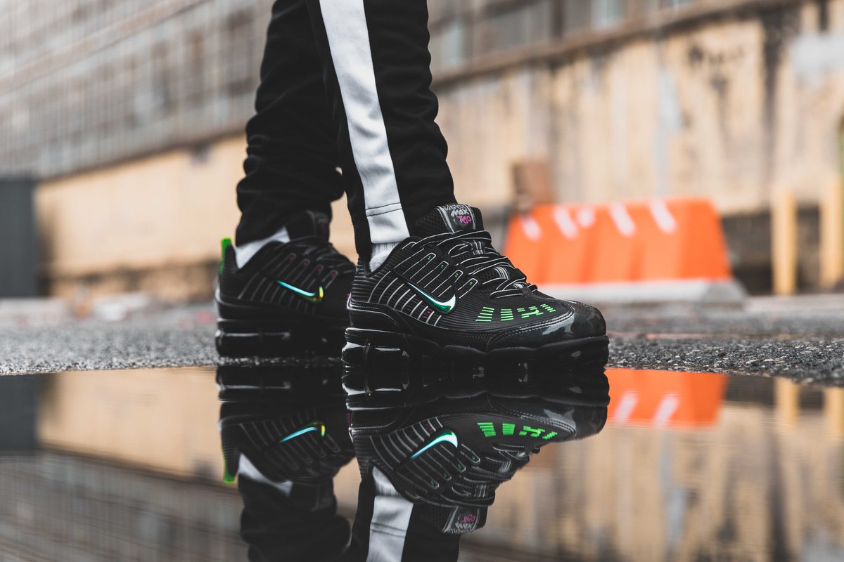 vapormax plus 360 black