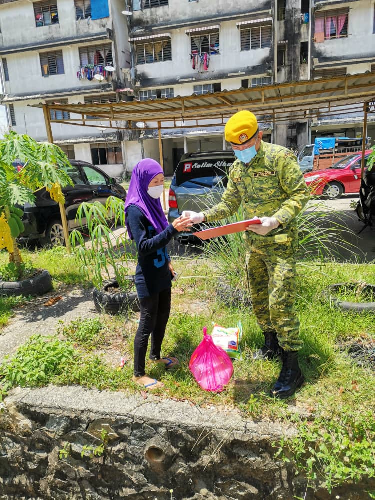 RELA_JohorBahru's tweet photo. PENUGASAN AGIHAN BEKALAN JKM

Tarikh : 20 April 2020 (Isnin)
Tempat : Tmn Megah Ria, Tmn Cendana, Tmn Air Biru, Bandar Seri Alam

#StayAtHome
#MalaysiaBebasCovid19
#DudukRumah
#SetiaBerbakti

@MuhyiddinYassin @dhzhamzah @JamilRakon @kamarudin_rapig @msrz81 @relamalaysia https://t.co/pNJgWIy52z