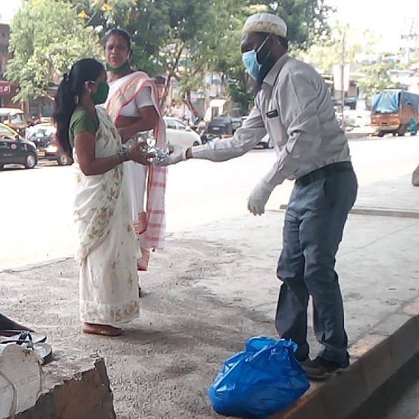 swiggydineout's tweet photo. A big thank you to Keiba, Delhi Zaika, Madras Dairies, Chulbul Dhaba, Food Genie & Mother’s Kitchen for supporting #ProjectThali in association with World Help Group by feeding the needy.
We feel proud to be working with you.
Know more here: https://t.co/jlWuSKAcF1 https://t.co/IZaIRcJB83