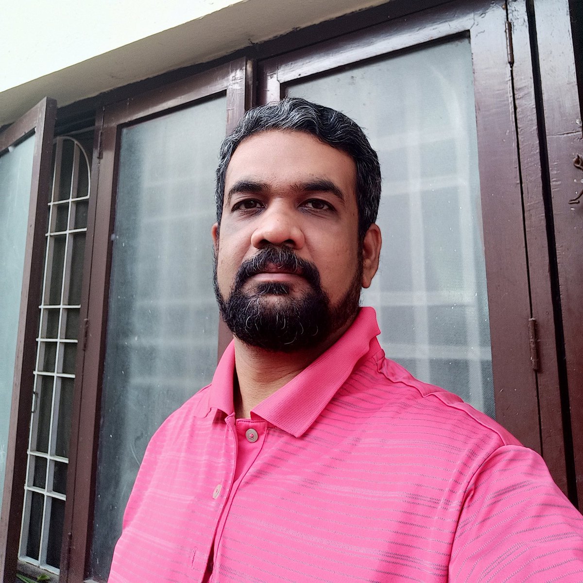 Venkat3681's tweet photo. First #selfshave in 9 years. Tried something else but ended up with this. Not bad to live with during the #lockdown. #Forced by my wife and #inspired by @veera7173. #makeover #beard #myself #forwhatitsworth https://t.co/XTJMwUARSL