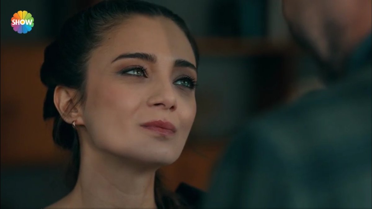 Then cagatay kissed efsun without Her consent,she didnt push him in order not To confirm his doubts about another man in Her life,but she felt disgusted and Her feeling was clearly showed and expressed in episode 25 in Her scene with yamac  #cukur  #EfYam +++