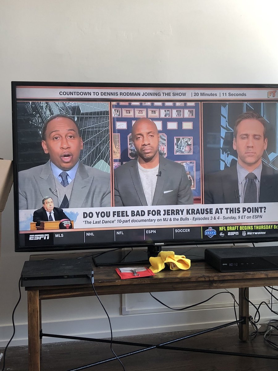 kegr8er's tweet photo. Breaking News: hot takes on very. current. news. #TheLastDance https://t.co/ofbEdujcFi