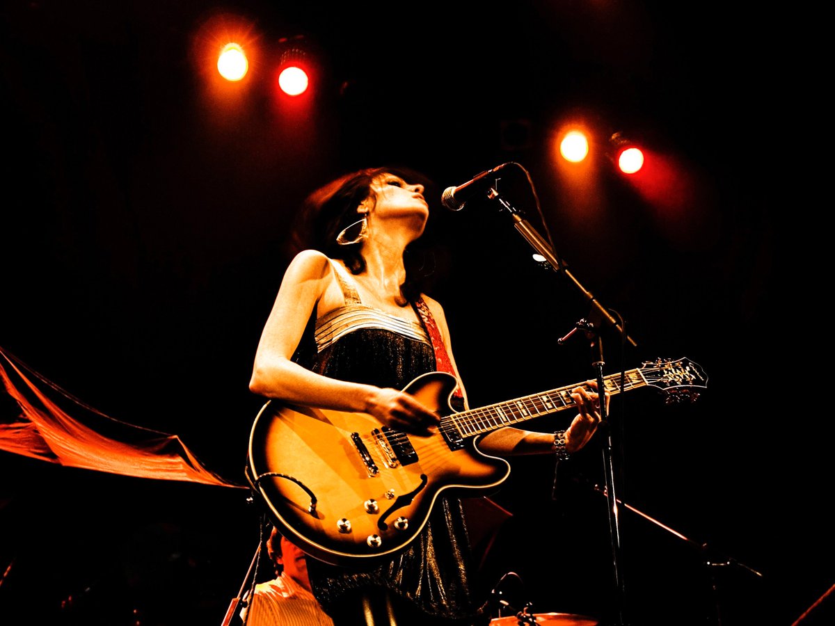 katetuckermusic's tweet photo. Thanks @Lightning100 for Local Artist of the Week -- can’t wait to play a live show and drink some @FrothyMonkey  too -- until then, lemme hear you say: A little bit of love goes a long long way. ❤️ #alittlebitoflove for #nashville #the615 https://t.co/xHifA8WwHp https://t.co/WdudVRiT3n
