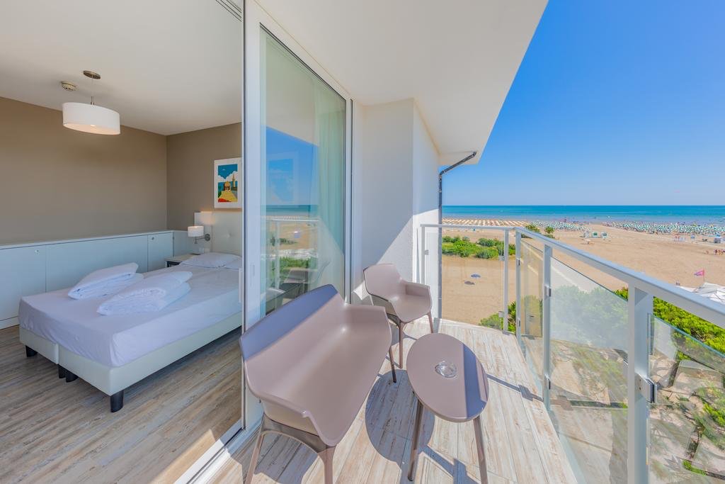 marina_caorle's tweet photo. Voglia di vacanze

#luxuryhotel #caorle #venice #italy #caorlebeach #caorletourism #caorle_eu #shotz_of_italia #shotz_of_veneto #clickfor_italia #clickfor_veneto #summer2020 #summeriscoming #summervibes #waitingforsummer2020 #checkintime #hotel #camera #holiday #marinapalace https://t.co/WdN51f2tjM