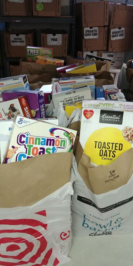 CCharitiesPhila's tweet photo. Staff at our #BucksCounty Family Service Center in #Levittown are continuing to serve those in need w/emergency food, diapers, & critical support/resources. Thank you for helping our neighbors & being on the front lines during these times.
#CSSPhiladelphia #COVID19 @ArchPhilly https://t.co/LZfFuFtDsk