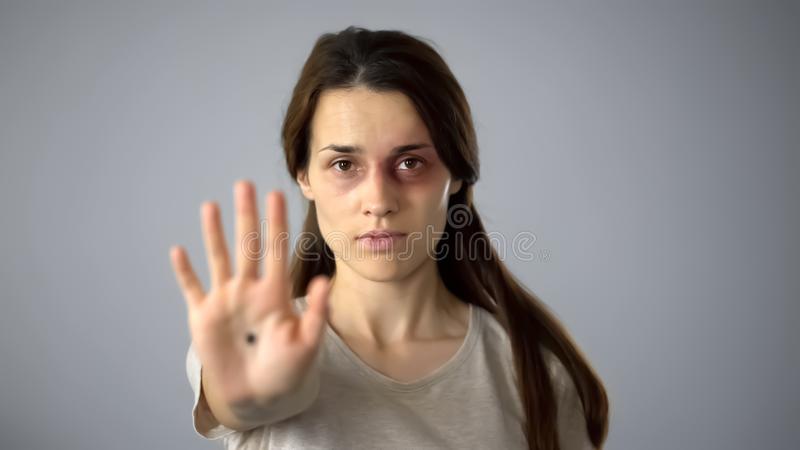 Gui_Btn's tweet photo. En résumé, le #pointnoir est un signe qu'une victime de violence se dessine dans le creux de la main et qui permet aux citoyens d'agir contre les #ViolencesConjugales en aidant les victimes sous emprise à parler. #Angers #ConfinementJour34 #COVIDー19
@MarleneSchiappa @Prefet49 https://t.co/bp1Fx2D57H