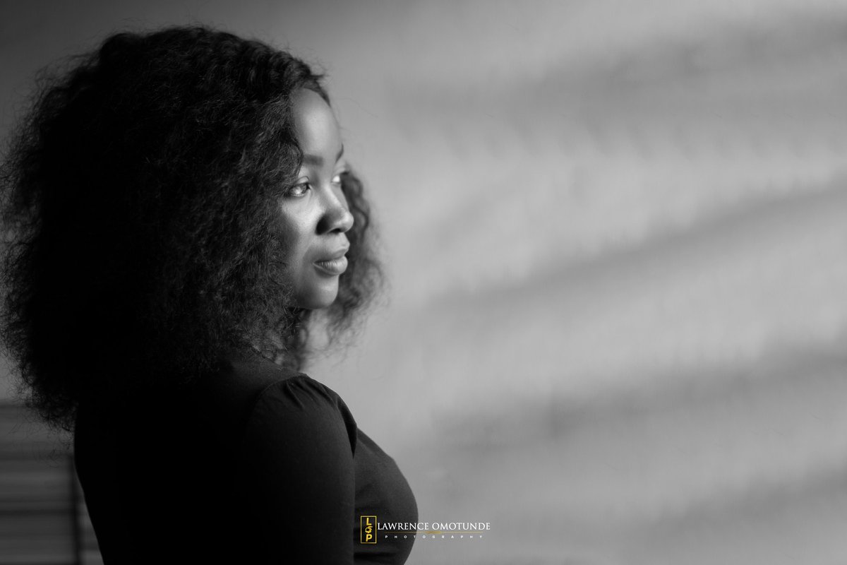 LopStudiosNG's tweet photo. Behold, I found a model π
Muse @2twelve_fabrics Photography @lopstudiosng Makeup @2twelve_fabrics
#LawrenceOmotundePhotography #lopstudios #windowseries #blackandwhite #art #love #blackandwhitephoto #portrait https://t.co/AHk885fmRJ