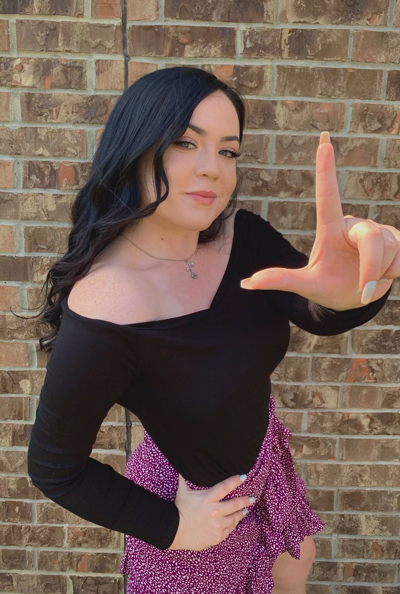 katyisd's tweet photo. Senior Spotlight: Let's celebrate our #Classof2020 for their accomplishments! They've earned it! Visit our photo album to read about each Senior and check back each weekday for new features. https://t.co/d9Ja8DNMmH #KatyStrong https://t.co/WM1dj5lqBt