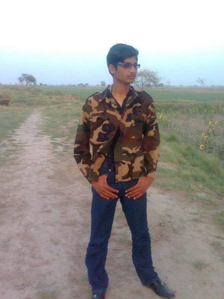 BabooSoomro4's tweet photo. #MeAt18 
وہ دن، جب سارا جہان آزاد لگتا تھا۔ https://t.co/GvQITPhdVL