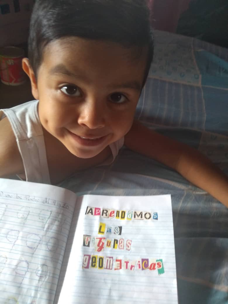 escramirezchaco's tweet photo. #20Abr #LaEscuelaSigueEnCasa #IIIMomento #EnFotos Nuestros niños de Pre-Escolar continúan sus actividades del III momento✏️📚. #QuedateEnCasa #LaEscuelaEnCasa @GobiernoTachira @DireDucacionGDT @laidygomezf @mediluis @arriechezorbel https://t.co/yMSJhqkNhJ