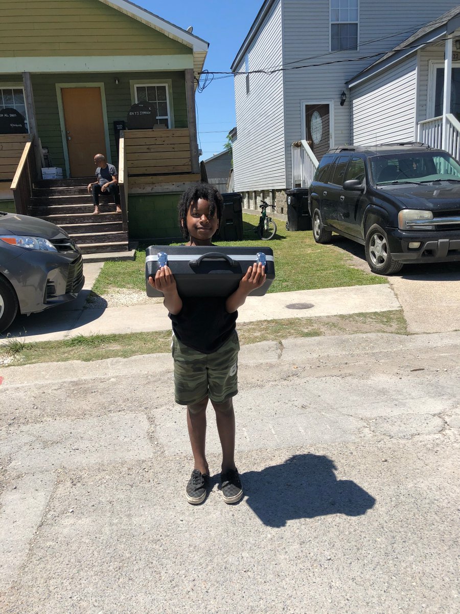TheRootsofMusic's tweet photo. We’ve safely distributed instruments to our students &amp; this week we are moving our music education programming online. Twelve years ago, Roots was born to take care of our city’s youth in the aftermath of a crisis. Today, we stand ready to do the exact same thing. #alwaysready https://t.co/6fhG9kTqcJ