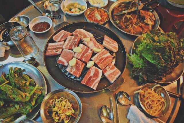 etherealkdrama's tweet photo. kdramas got me craving 🤤 https://t.co/8p0w2SKbuF