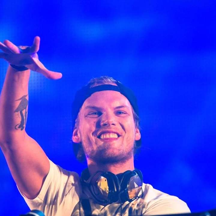 sandyjz25's tweet photo. Tim for ever ❤
.
.
.
#Timforever #Avicii #AviciiForever https://t.co/D6xHcuZPAz