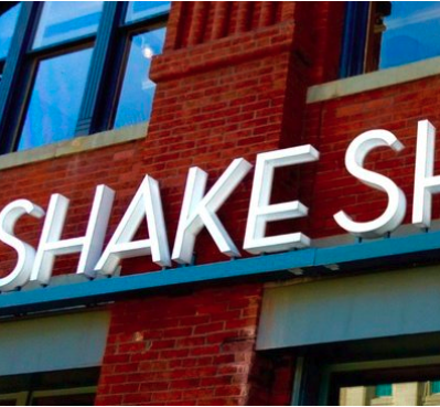 Bites10000's tweet photo. Shake Shack is returning all of the $10 million it received from its Paycheck Protection Program loan after landing outside funding on Friday, according to a letter founder Danny Meyer and CEO Randy Garutti posted on LinkedIn Sunday night. #Team10000 https://t.co/solD4gLtx3 https://t.co/SuB86PEzPM