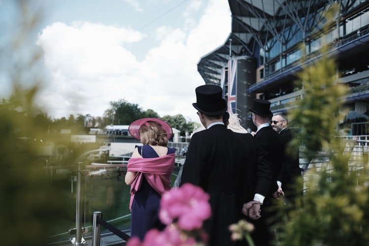 Get your finest hats and Suits on to soak up an incredible weekend of races and all round fun at Royal Ascot! Give us to  get involved in the world-renowned races!

#royalascot #royalascothats #horseracing #races #attheraces #ascot #hospitality #hospitalitylife