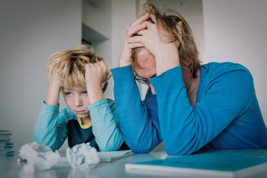 SimmsMann's tweet photo. Helpful article from @MindShiftKQED about #parenting when #emotions are high that features one of our 2018 #SimmsMann Think Tank speakers, @marcbrackett, Dir @YaleEmotion, Prof @YaleCSC and Co-creator of @RULERapproach. Link: https://t.co/TInpOnRHna https://t.co/9aiK5wvsjv