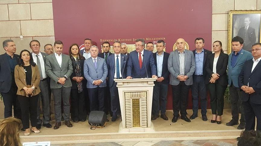 hazan_sevgi's tweet photo. #HDPyi #MECLİSE #SOKAN #CHP #ÇÖKÜYOR
ATATÜRK'Ü İSTİSMAR EDEN CHP;ASLA MİLLETE HAYIRLI İŞ YAPAMAZ ÇÜNKÜ,CHP'NİN FOMATI;YALAN,İFTİRA İLE KARA PROPOGANDA YAPMAK VE DE;''HERKESİ KUCAKLAYACAĞIZ'',''ÖZGÜRLÜK,EŞİTLİK''GİBİ OLAN ARTİSTİK İÇİ BOŞ LAFLARLA;DEMOGOJİ,BELEŞ İŞLER YAPMAKTIR. https://t.co/ua03TqzYij