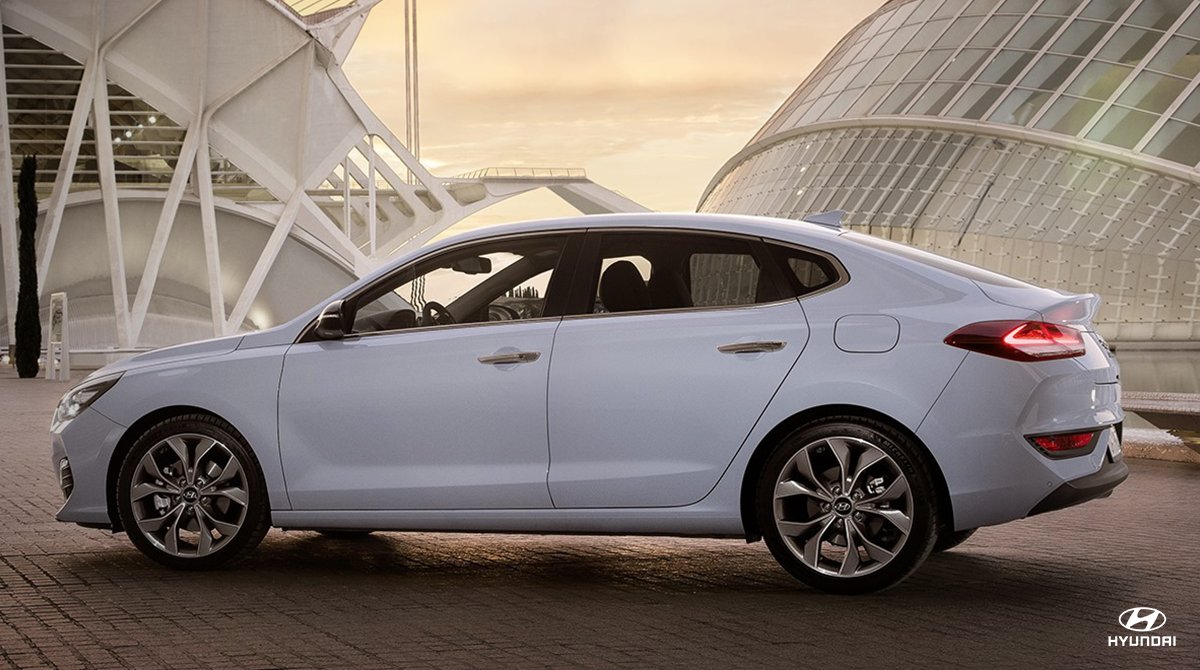 HyundaiEsp's tweet photo. La elegancia y diseño del #i30Fastback te llevarán a destinos inimaginables ¿Cuál será el primer sitio al que irás con él? https://t.co/MIyEKQGJpv