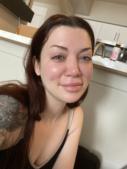 Ima share something with you. Whenever I have a good idea or good news, I take a picture of myself. And<a href="/tag/newprofilepic"class="tags"><span>#newprofilepic</span></a>