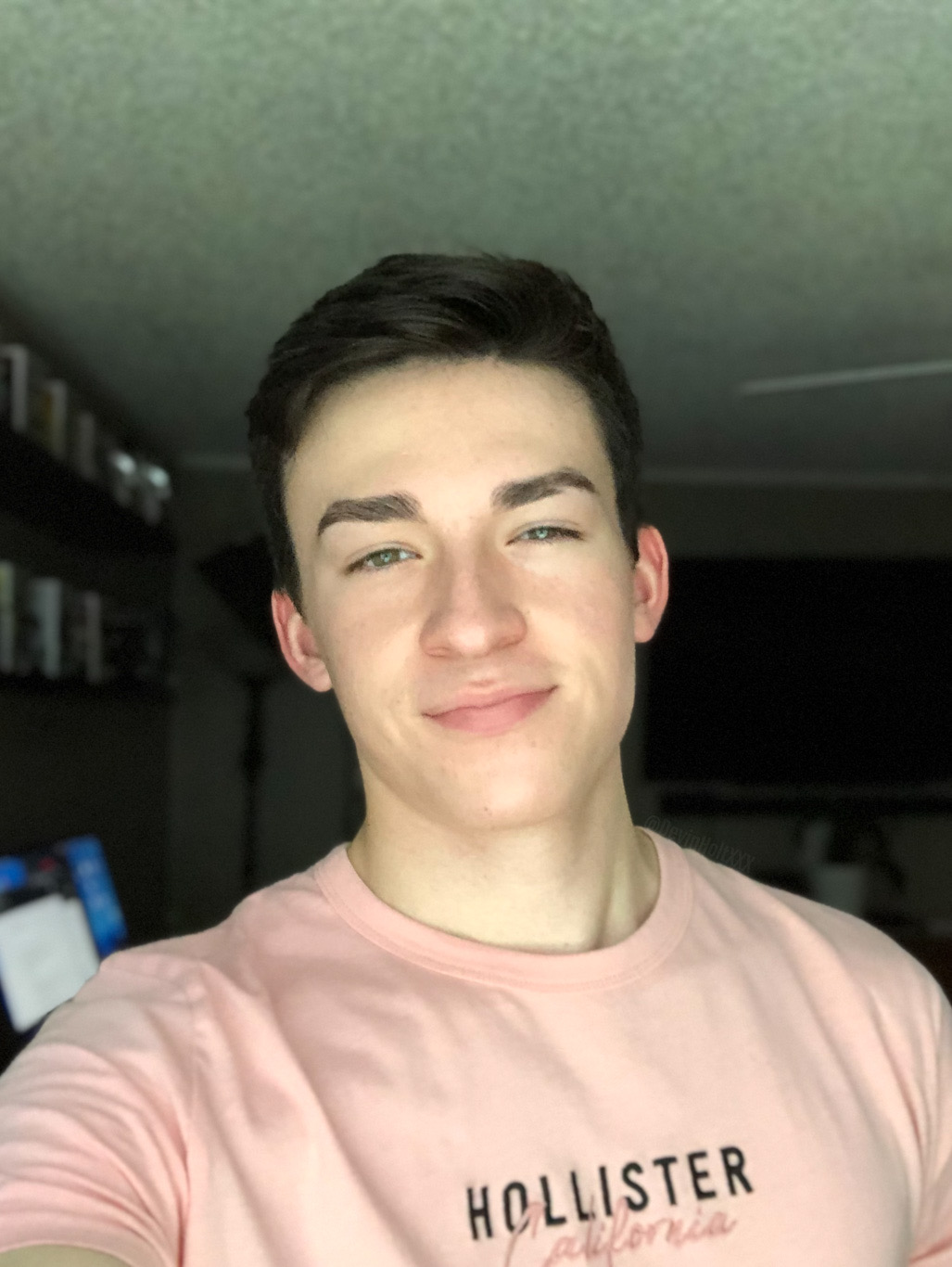 TW Pornstars - 1 pic. Devin Holt. Twitter. Time to blow💨. 10:09 PM - 20 Apr 2020